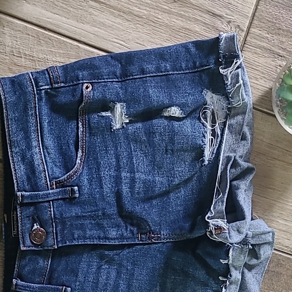 A&F 00 Shorts - Picture 2 of 6